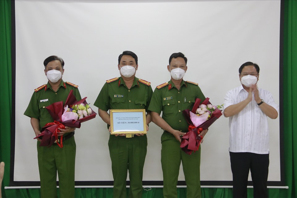 Cần Thơ: Thưởng “nóng” vụ triệt phá đường dây đánh bạc liên tỉnh giao dịch trăm tỉ